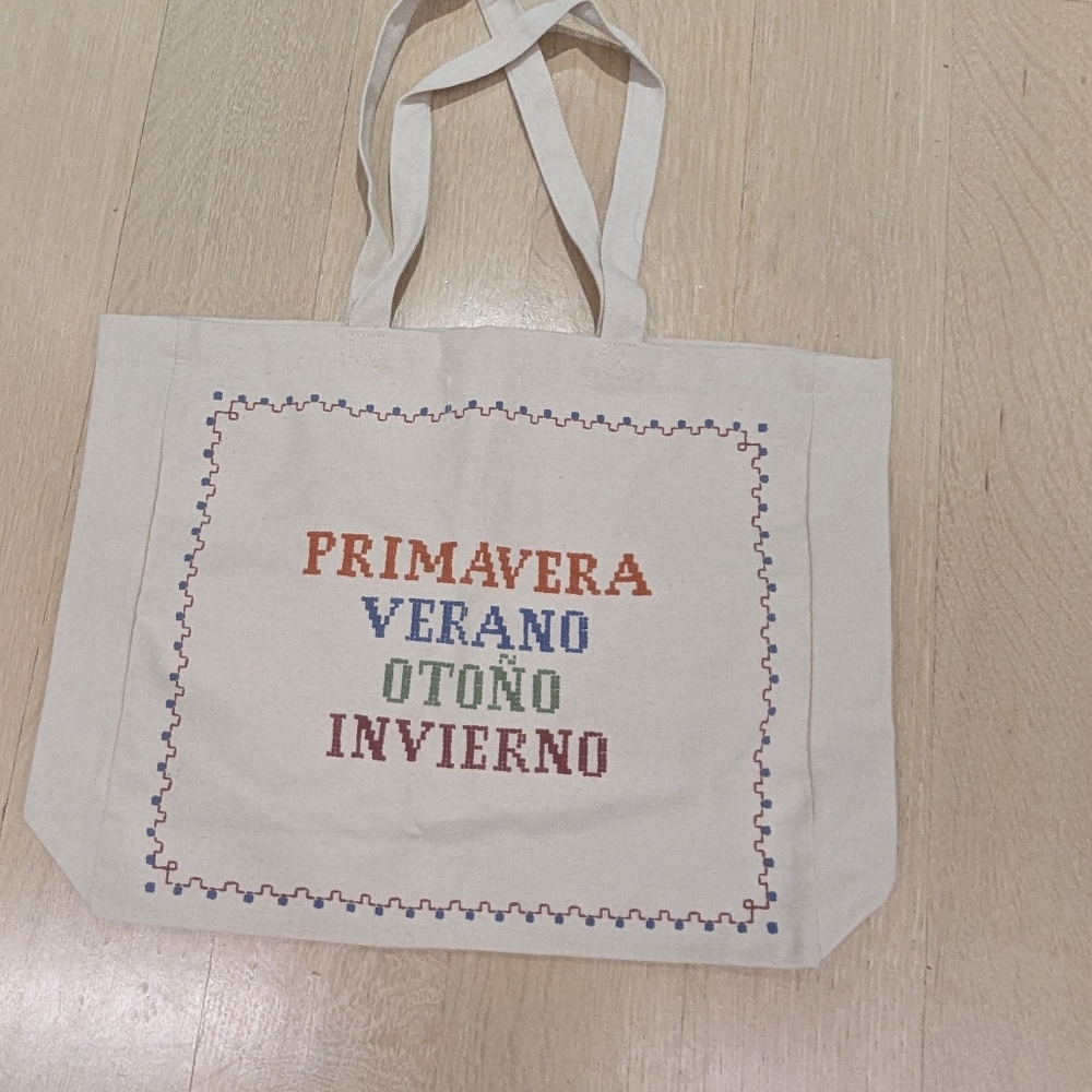 Sezane x Lucia Vergara Special Edition
Canvas Tote Bag